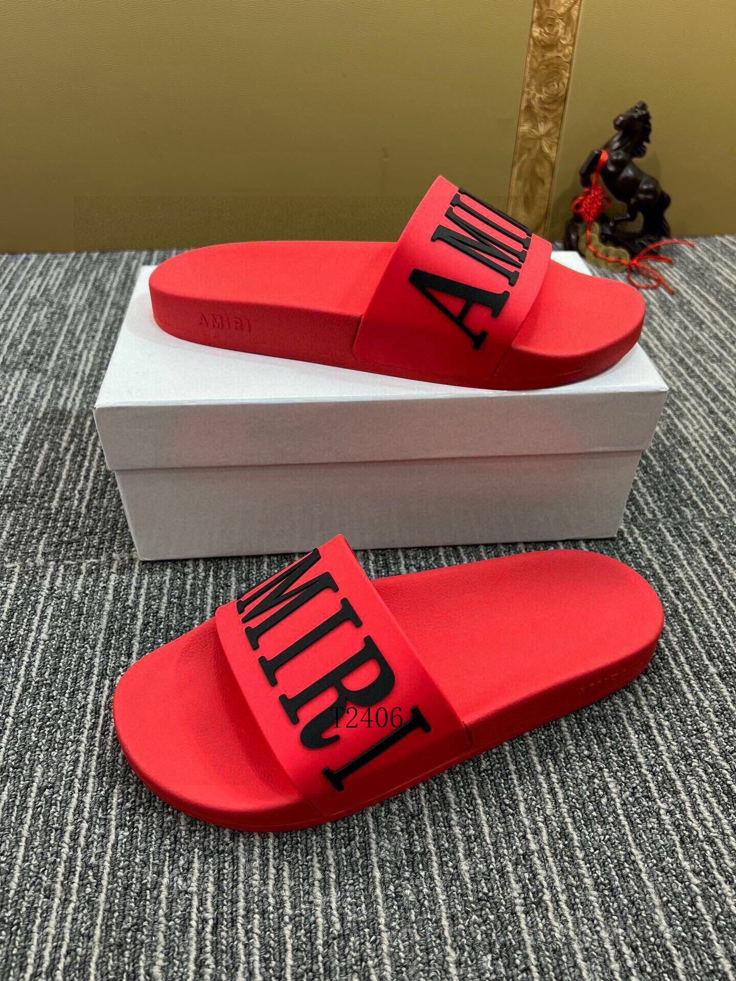 Amiri Slides